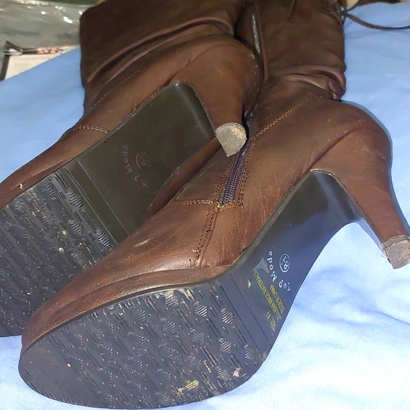 Knee high boots - Picture 2 of 6